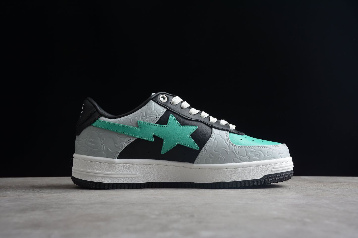 Baskets basses BAPE STA bleu turquoise et grises