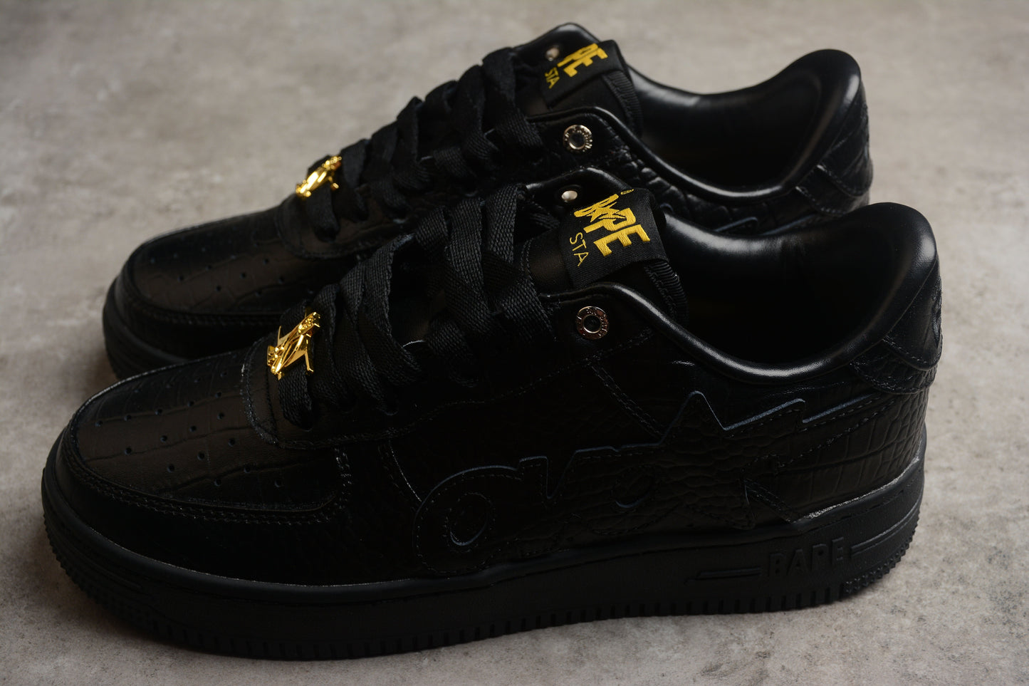 Baskets basses BAPE STA noires à motif crocodile