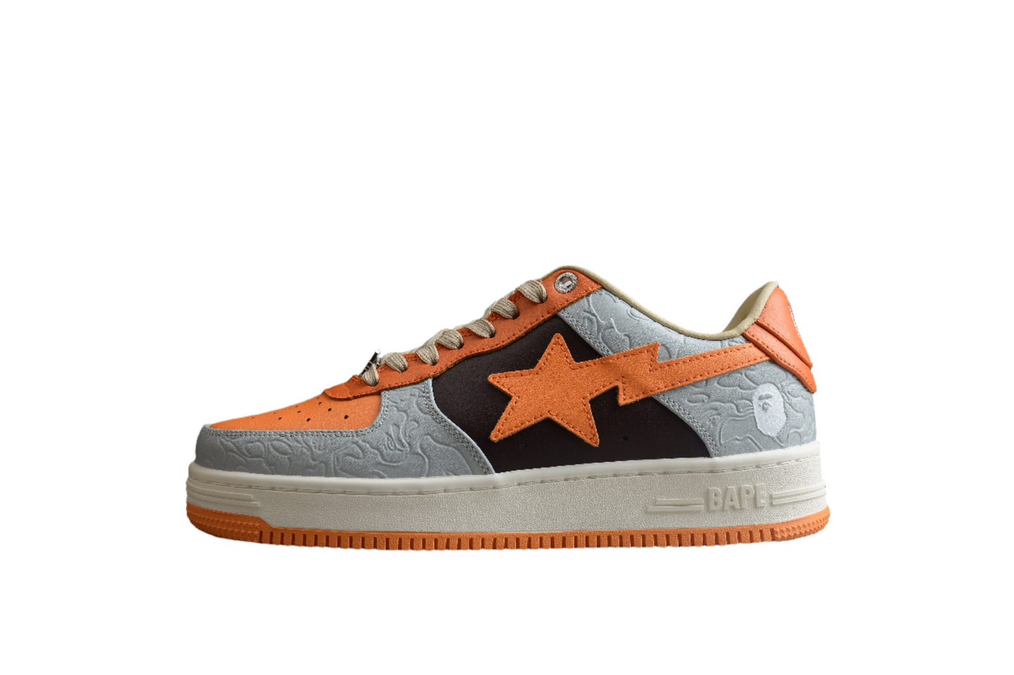 Baskets basses BAPE STA orange et grises