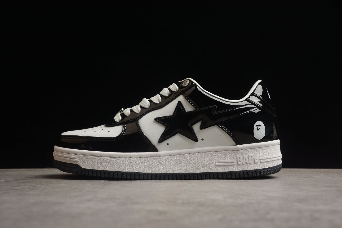 Baskets basses BAPE STA noires et blanches