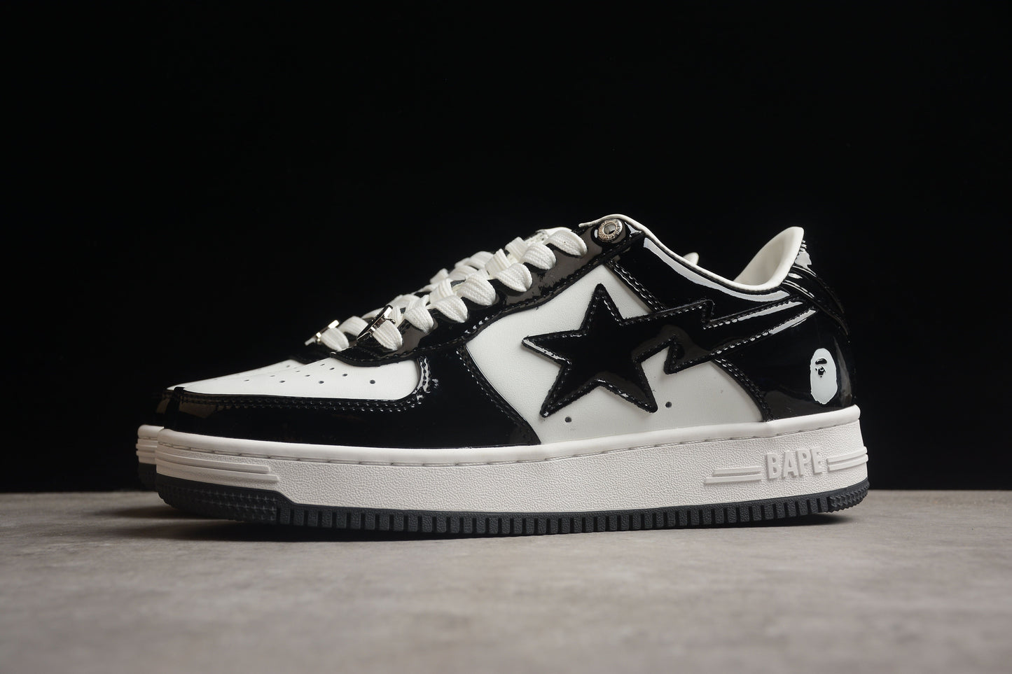 Baskets basses BAPE STA noires et blanches