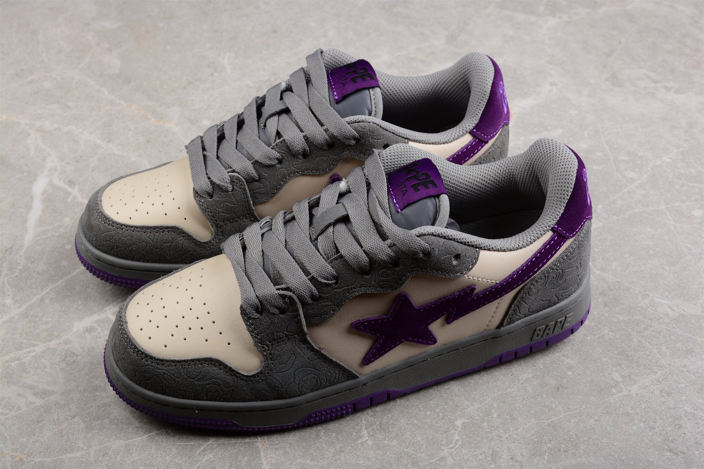 Baskets basses BAPE STA grises et violettes