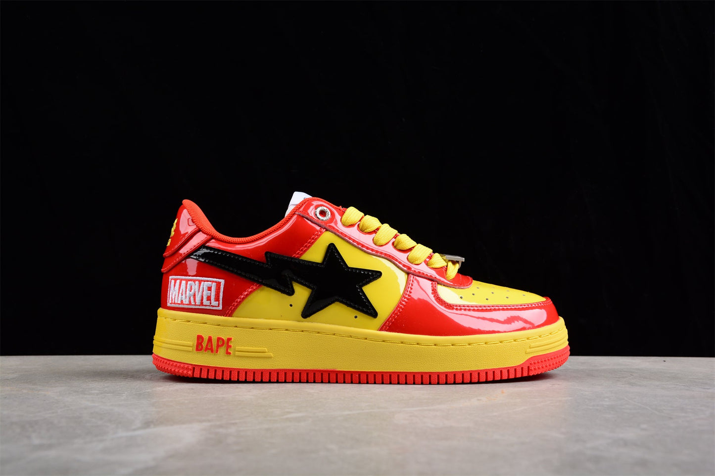 Baskets basses BAPE STA édition Iron Man rouge et jaune
