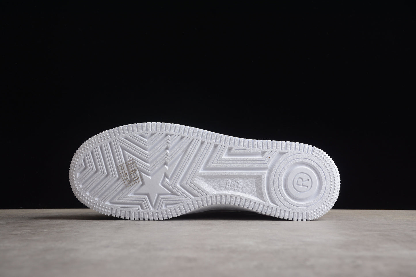 Baskets basses BAPE STA rouges, vertes et blanches