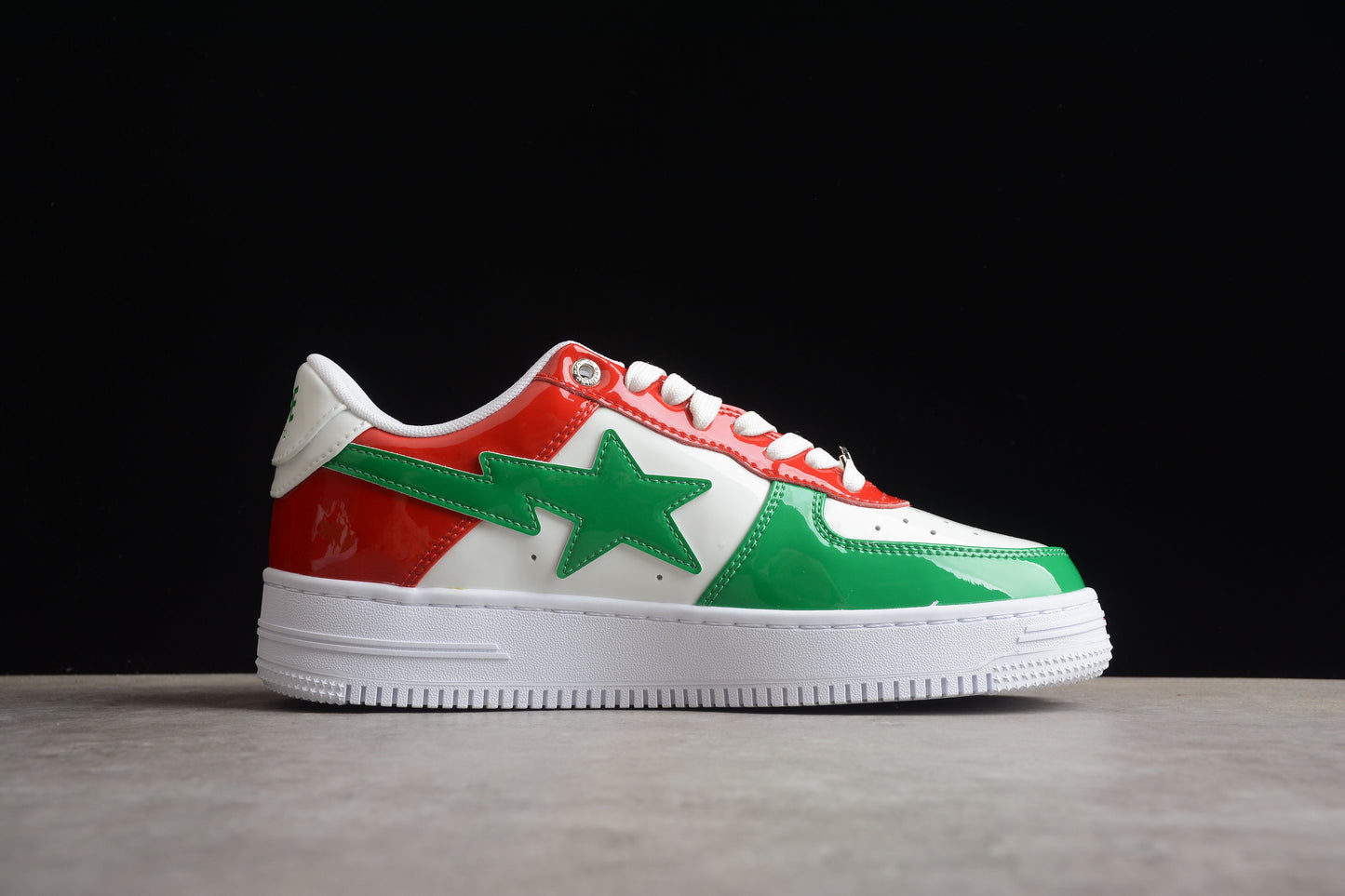 Baskets basses BAPE STA rouges, vertes et blanches