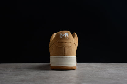 Baskets basses BAPE STA en daim beige