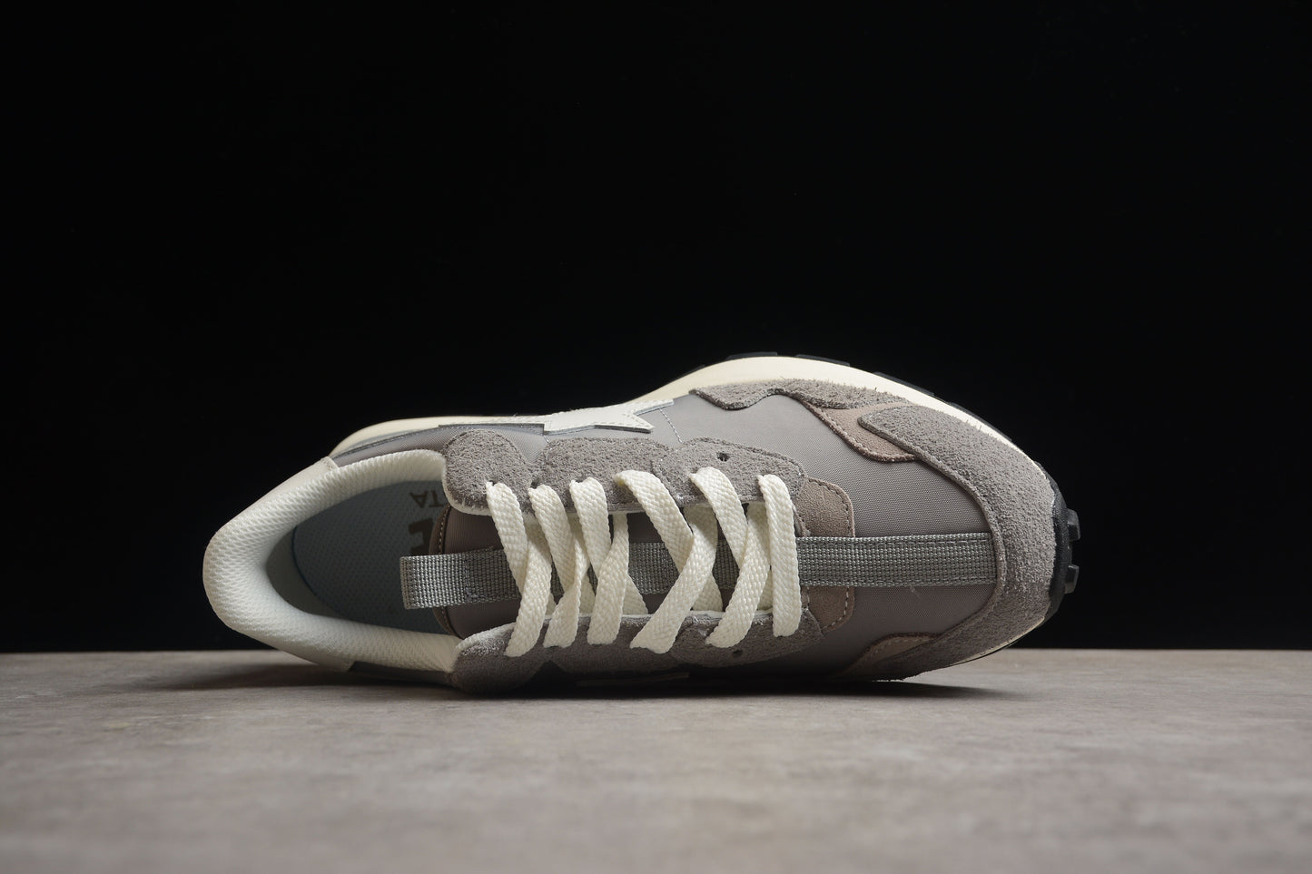 Baskets BAPE STA Runner grises et blanches