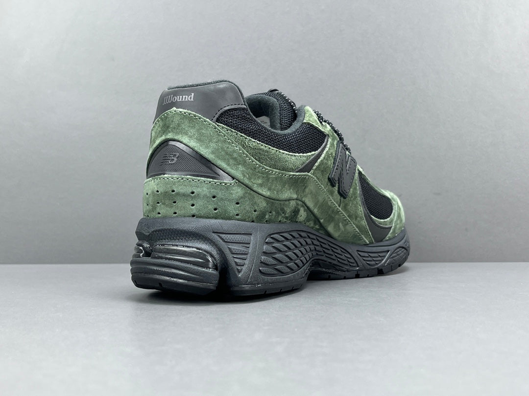 JJJJOUND x NEW BALANCE 2002R GORE-TEX PIN