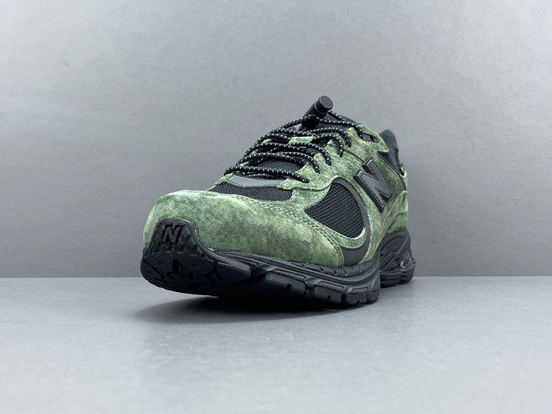 JJJJOUND x NEW BALANCE 2002R GORE-TEX PIN