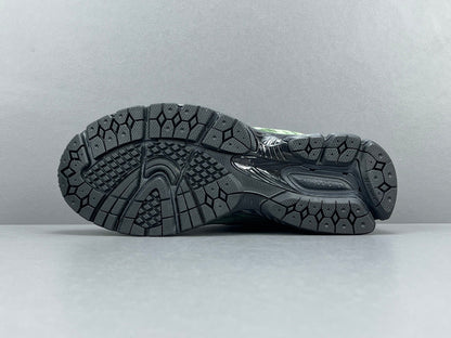 JJJJOUND x NEW BALANCE 2002R GORE-TEX PIN