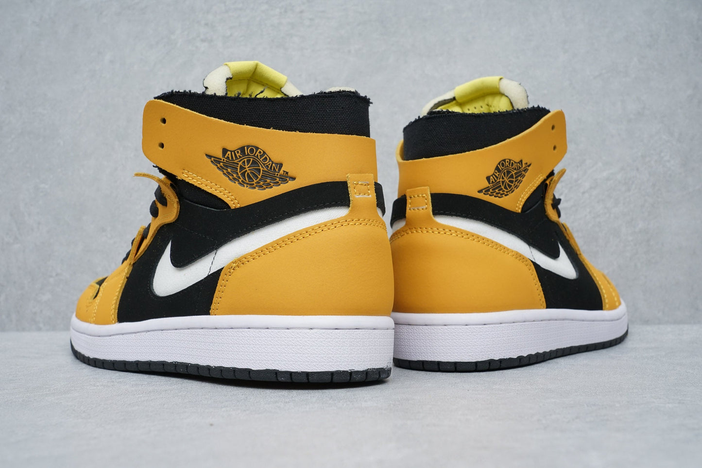 JORDAN 1 HIGH ZOOM AIR CMFT x BLACK MONARCH 