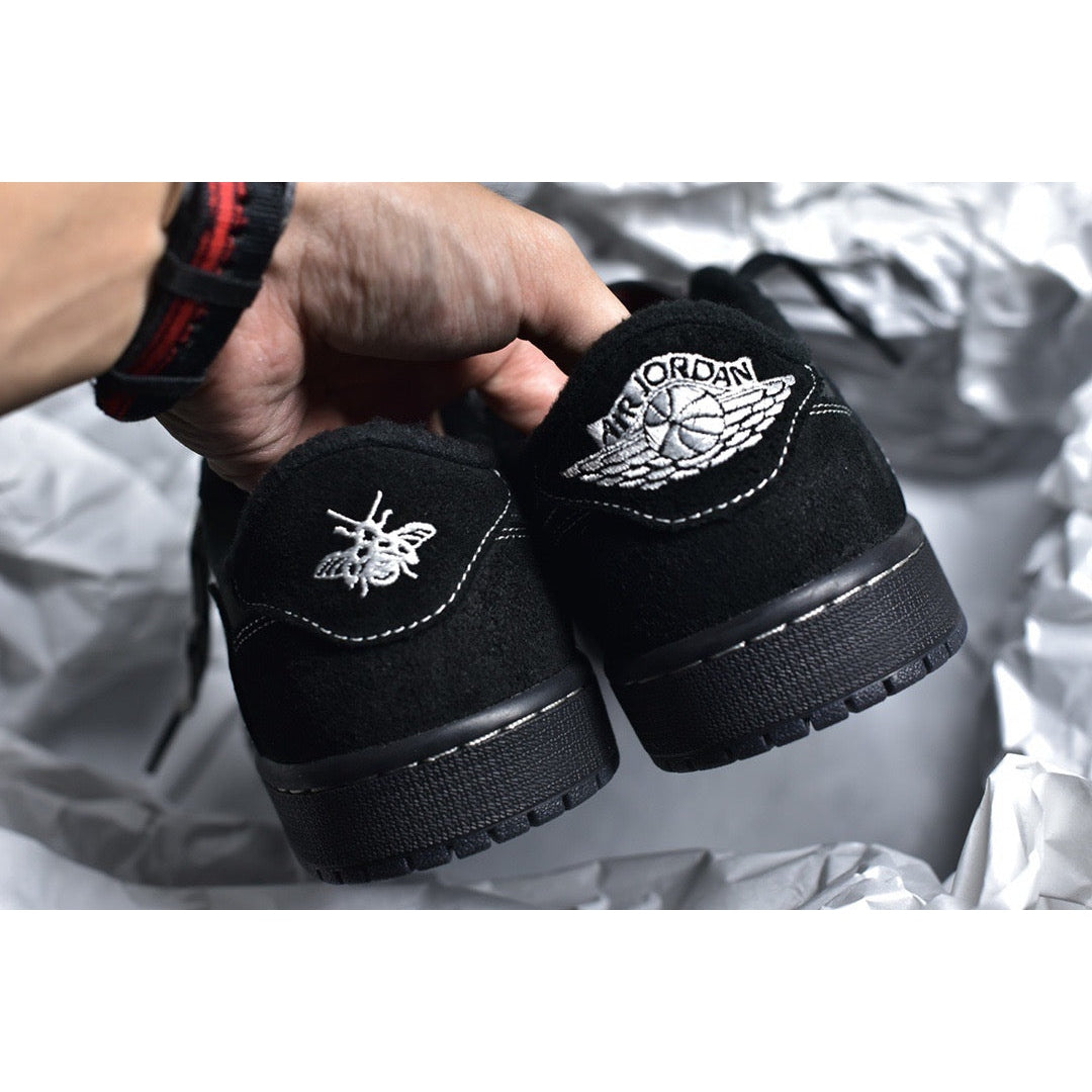 JORDAN 1 LOW x TRAVIS SCOTT PHANTOM 