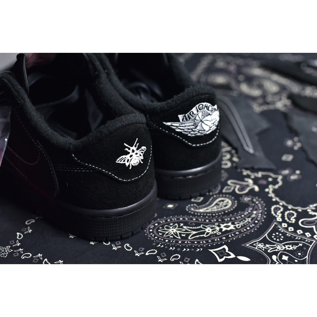 JORDAN 1 LOW x TRAVIS SCOTT PHANTOM 