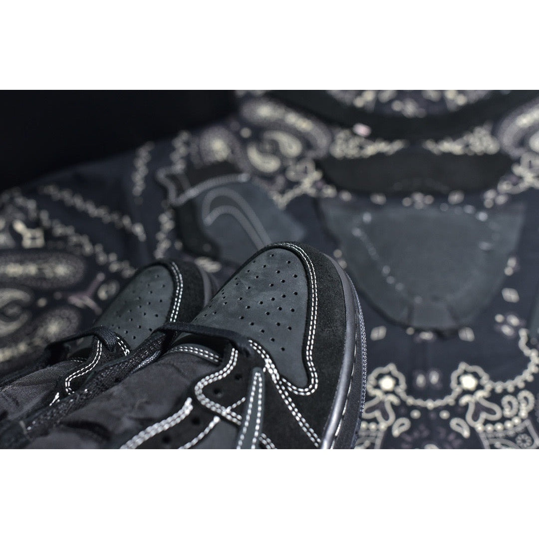 JORDAN 1 LOW x TRAVIS SCOTT PHANTOM 