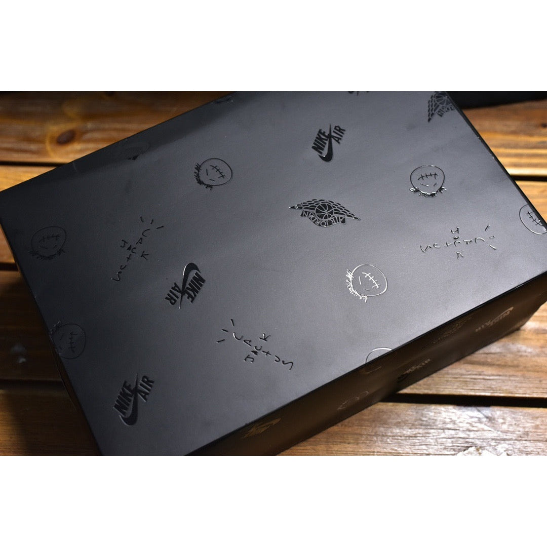 JORDAN 1 LOW x TRAVIS SCOTT PHANTOM 