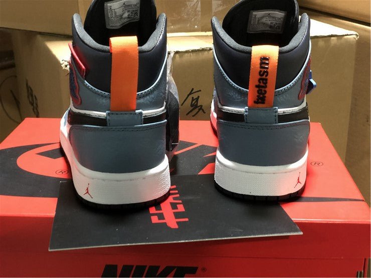 JORDAN 1 MID FEARLESS x FACETASM 