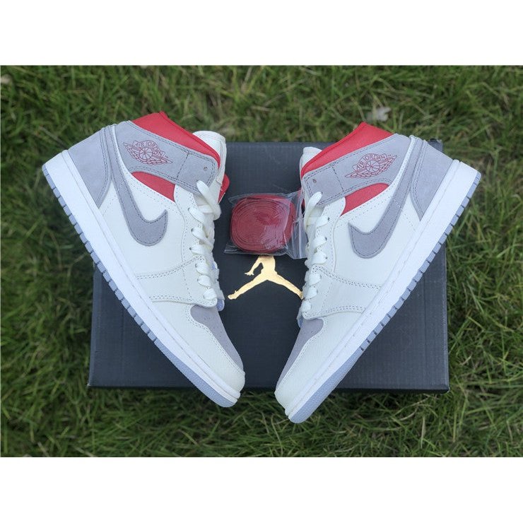 Baskets Jordan 1 Mid SNEAKERSNSTUFF 20e anniversaire 