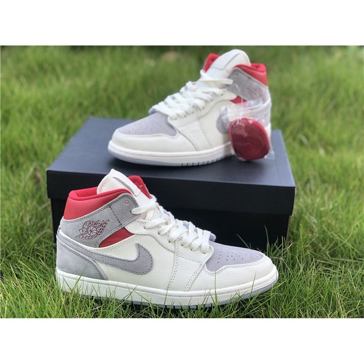 Baskets Jordan 1 Mid SNEAKERSNSTUFF 20e anniversaire 