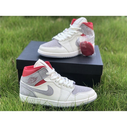 Baskets Jordan 1 Mid SNEAKERSNSTUFF 20e anniversaire 