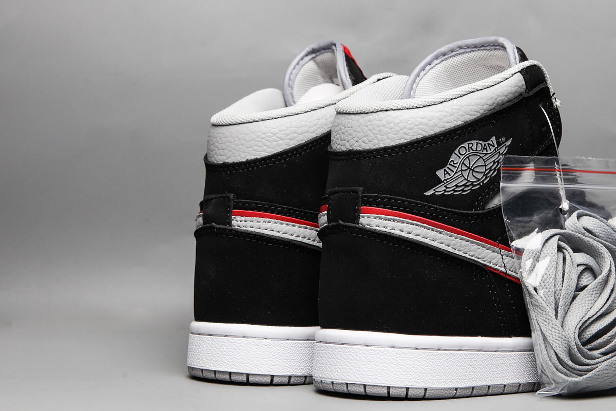 JORDAN 1 MID x NOIR GRIS PARTICULES ROUGE GYM 
