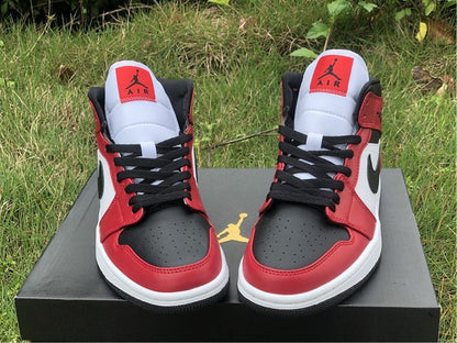JORDAN 1 MID x CHICAGO BLACK TOE 