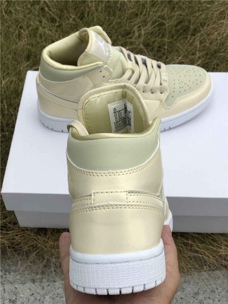 JORDAN 1 MID x GOOSE FEATHER YELLOW 