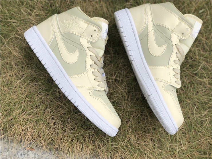 JORDAN 1 MID x GOOSE FEATHER YELLOW 