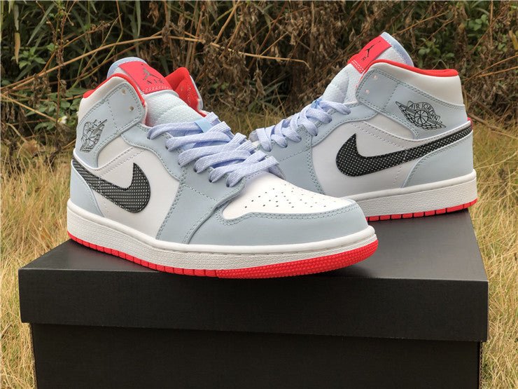 JORDAN 1 MID x HALF BLEU À POIS SWOOSH 