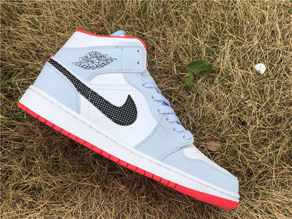 JORDAN 1 MID x HALF BLEU À POIS SWOOSH 