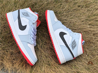 JORDAN 1 MID x HALF BLEU À POIS SWOOSH 