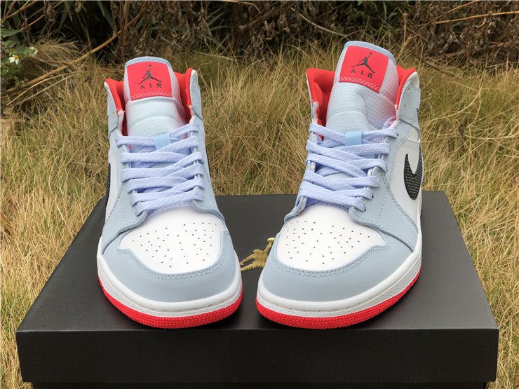 JORDAN 1 MID x HALF BLEU À POIS SWOOSH 