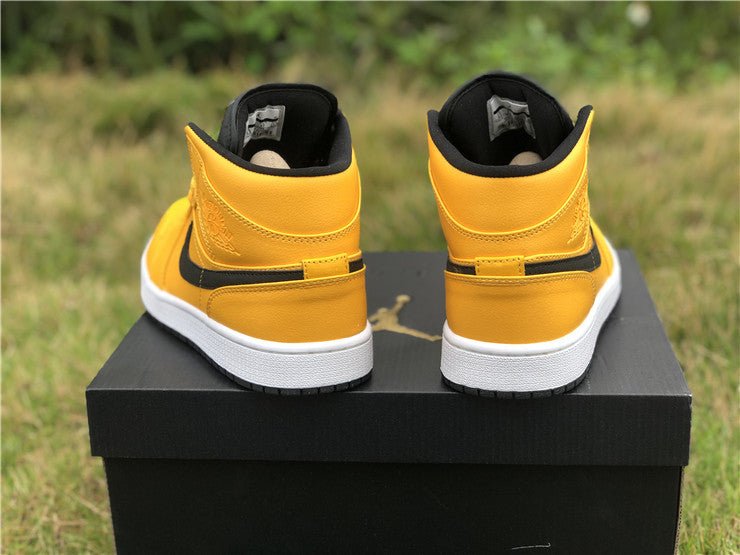 JORDAN 1 MID x UNIVERSITY GOLD NOIR 