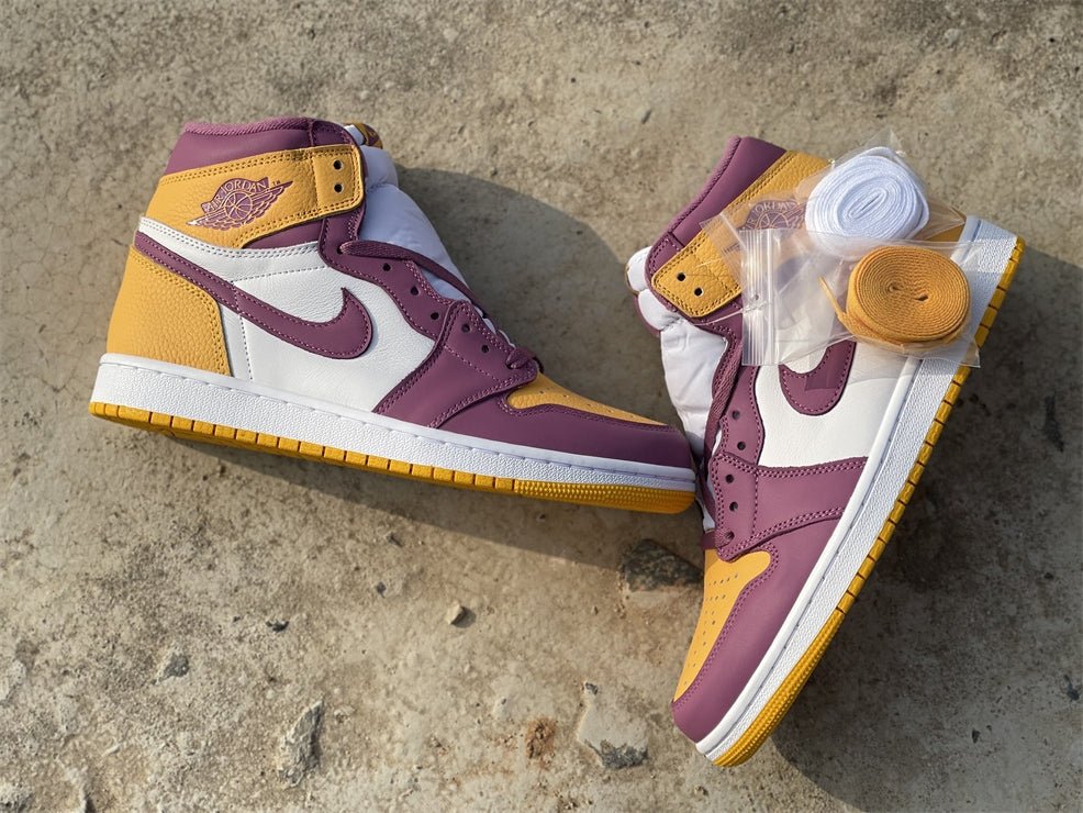 JORDAN 1 RETRO HIGH OG x BROTHERHOOD 