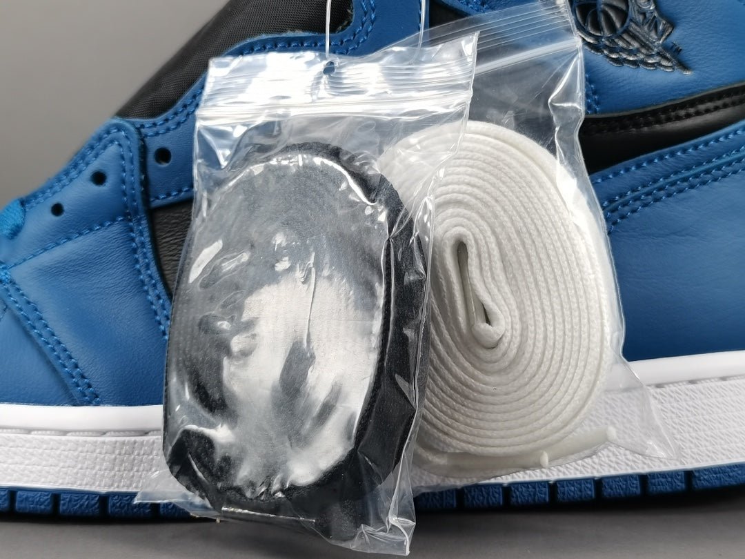 JORDAN 1 RETRO HIGH OG x BLEU MARINA FONCÉ 