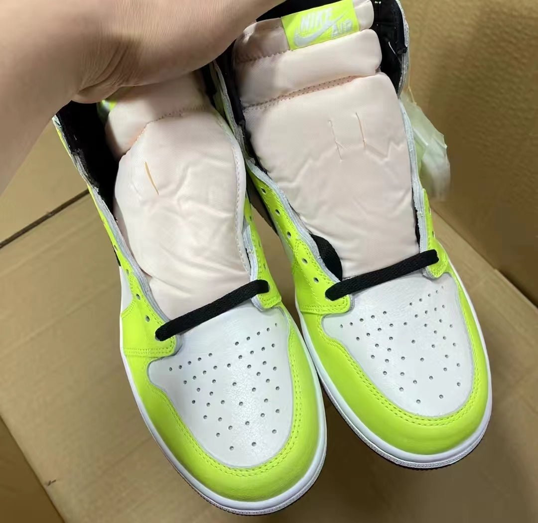 JORDAN 1 RETRO HIGH OG x VISIONAIRE 