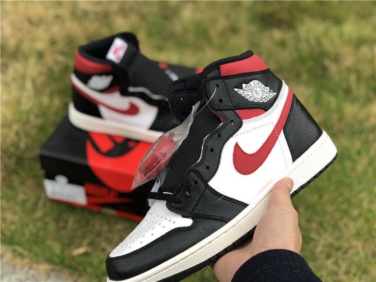 JORDAN 1 RETRO HIGH x NOIR ROUGE GYM 