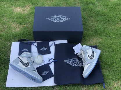 JORDAN 1 RETRO HIGH x DIOR 
