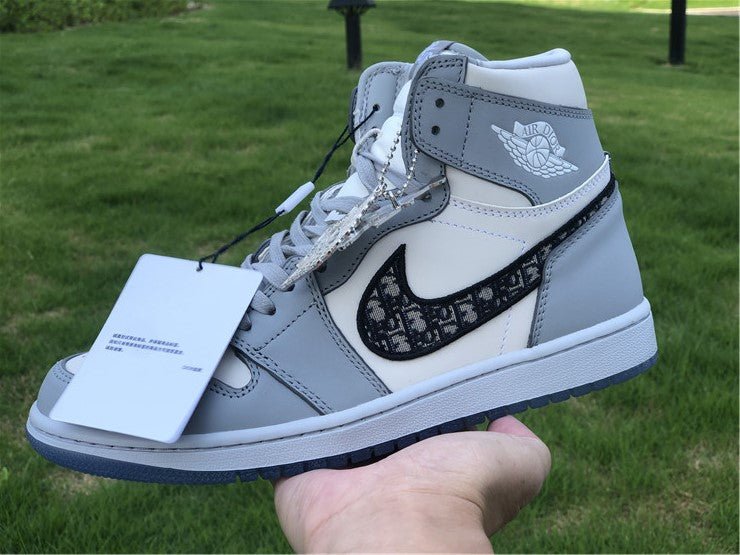 JORDAN 1 RETRO HIGH x DIOR 