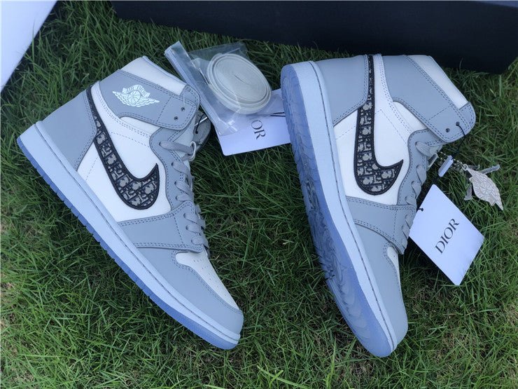 JORDAN 1 RETRO HIGH x DIOR 