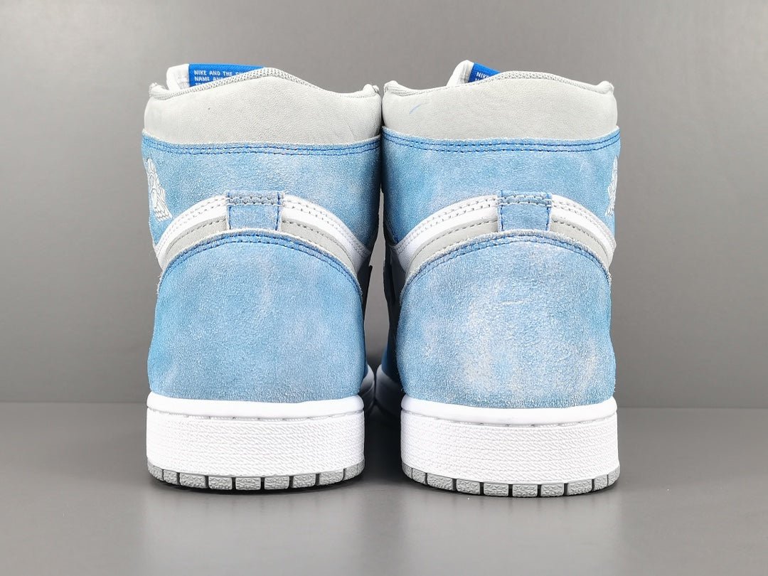 JORDAN 1 RETRO HIGH x HYPER ROYALE SMOKE GREY 