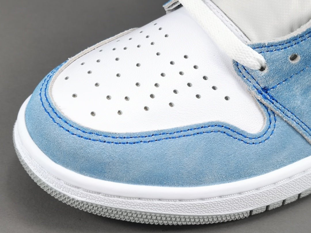 JORDAN 1 RETRO HIGH x HYPER ROYALE SMOKE GREY 