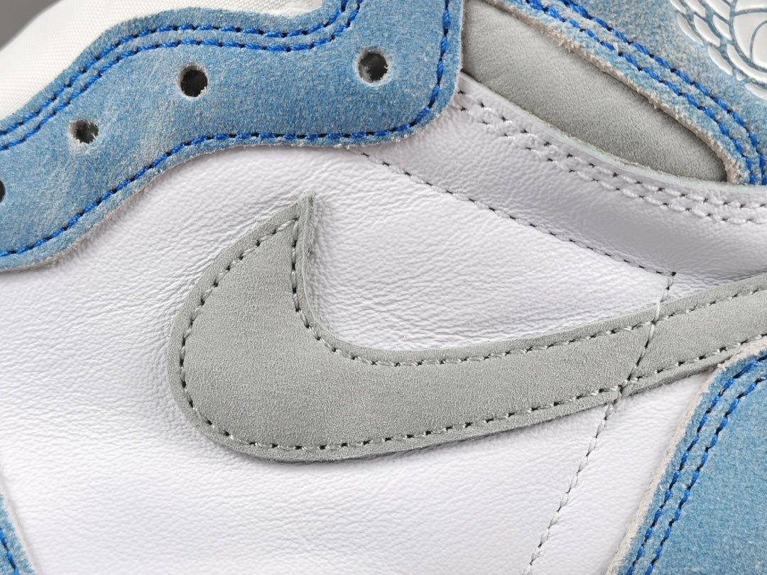 JORDAN 1 RETRO HIGH x HYPER ROYALE SMOKE GREY 