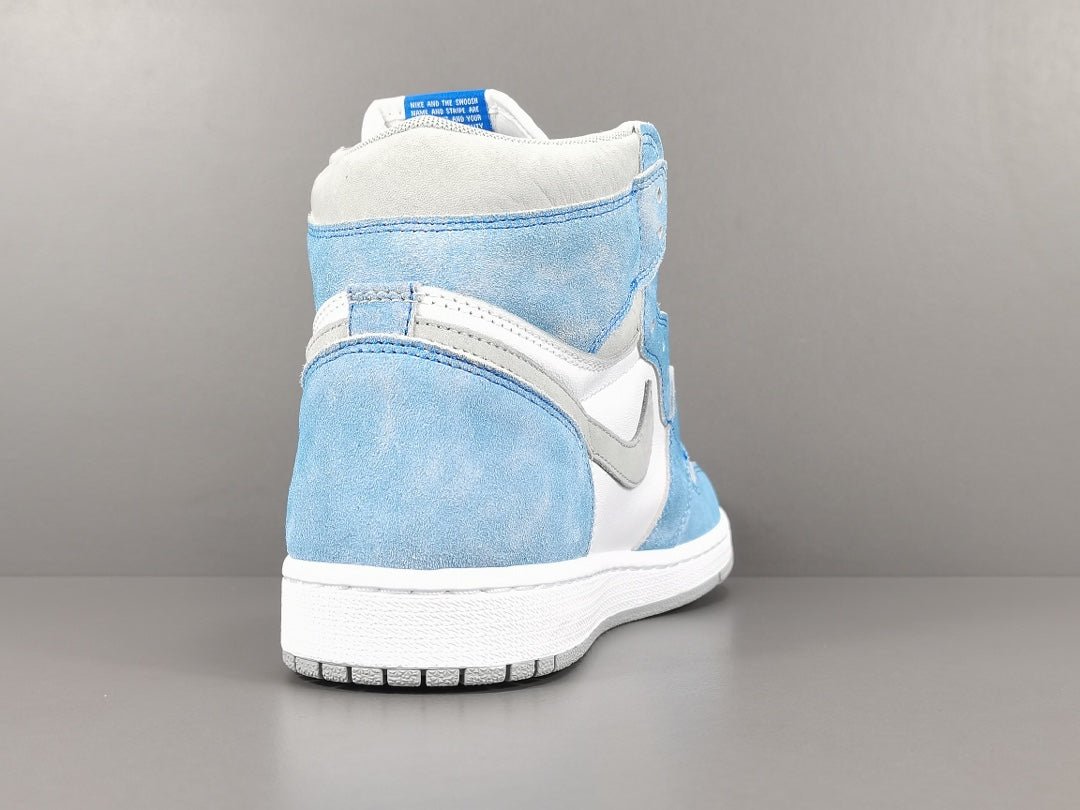 JORDAN 1 RETRO HIGH x HYPER ROYALE SMOKE GREY 