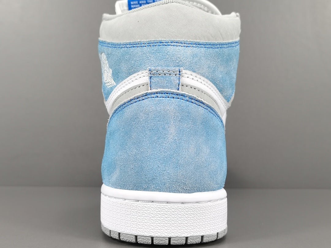 JORDAN 1 RETRO HIGH x HYPER ROYALE SMOKE GREY 