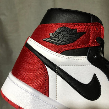 JORDAN 1 RETRO HIGH x SATIN BLACK TOE 