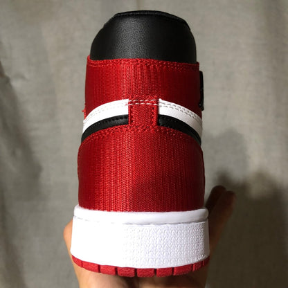 JORDAN 1 RETRO HIGH x SATIN BLACK TOE 