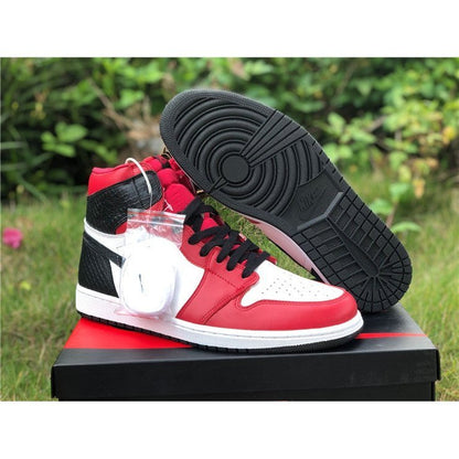 JORDAN 1 RETRO HIGH x SATIN SNAKE CHICAGO 
