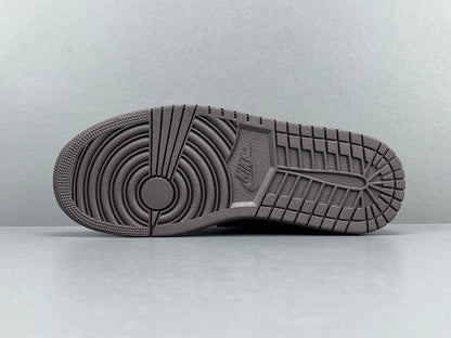 JORDAN 1 RETRO LOW OG SP x TRAVIS SCOTT VELVET MARRON