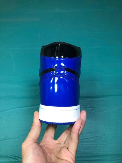 JORDAN 1 RETRO x ROYAL 