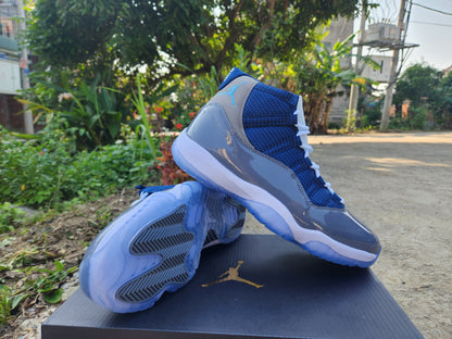 JORDAN 11 « Bleu-Gris Profond »